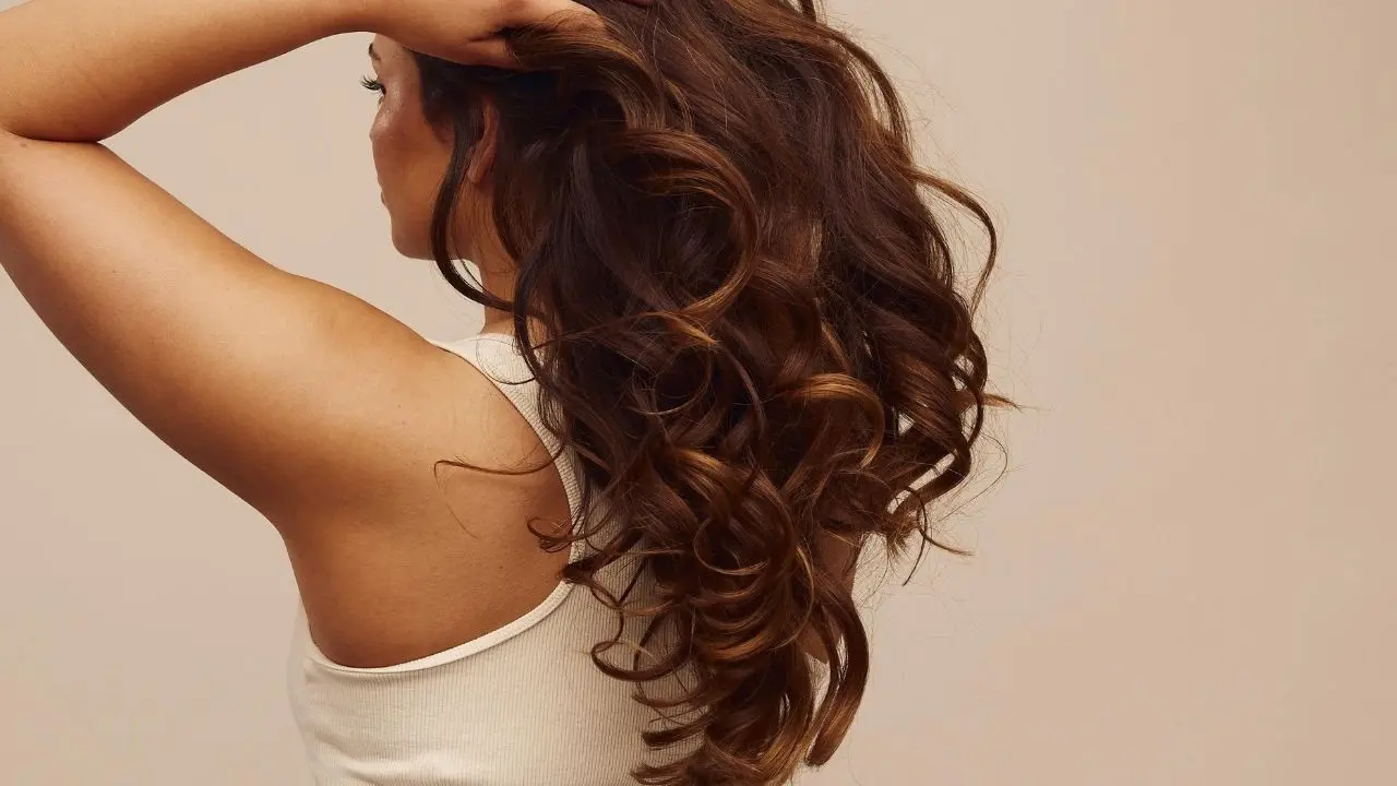 Especialistas revelam como ter cabelos mais grossos e cheios