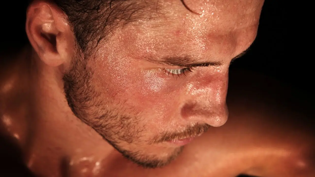 Como a temperatura do seu quarto à noite pode prejudicar a pele