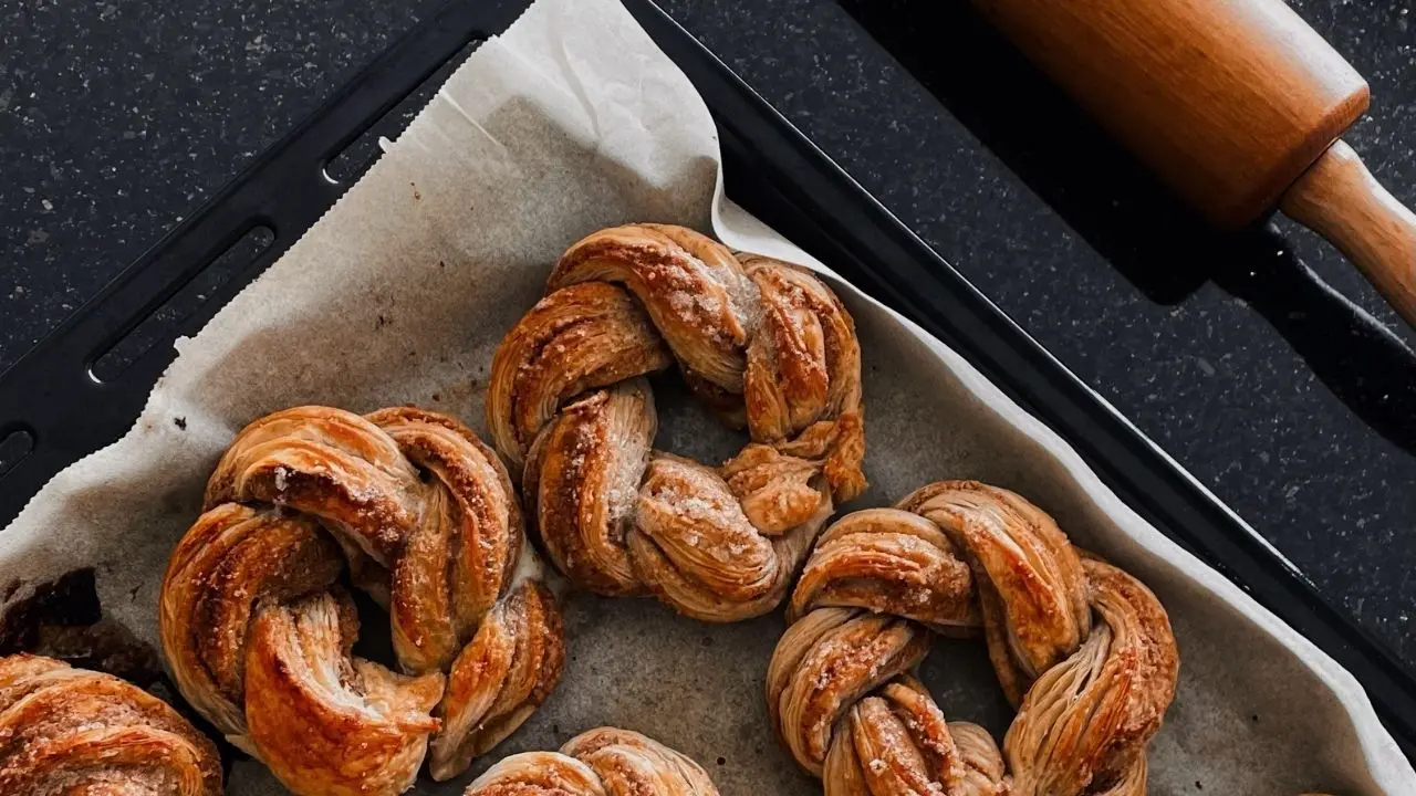 O risco escondido de usar papel manteiga em altas temperaturas